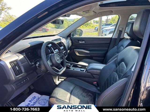 2024 Nissan Pathfinder Platinum