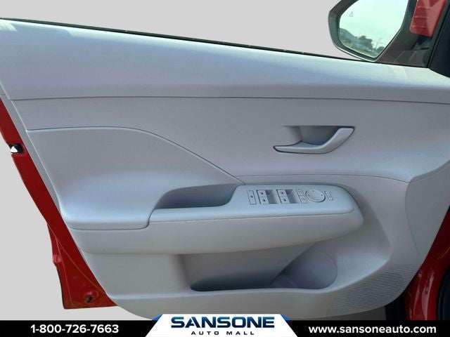 2025 Hyundai Kona SEL - Photo 15