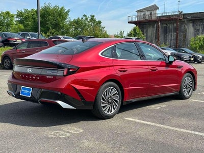 2025 Hyundai SONATA HYBRID SEL