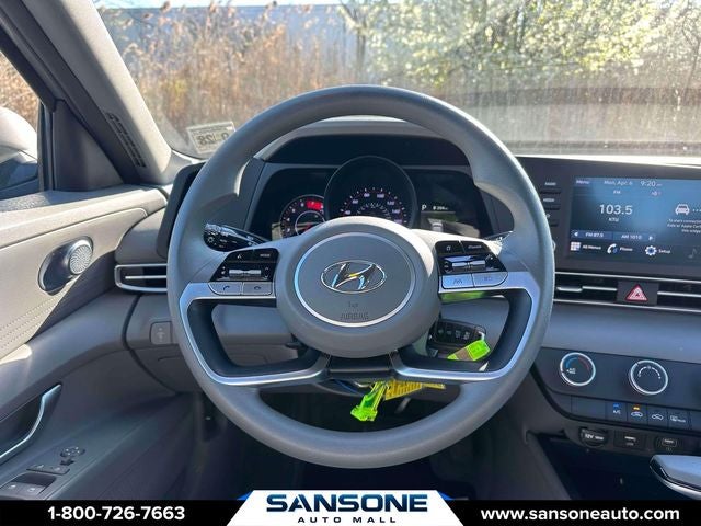 2023 Hyundai ELANTRA SE