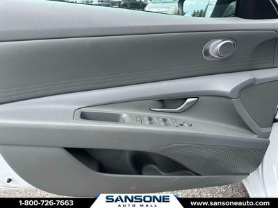 2025 Hyundai ELANTRA SE