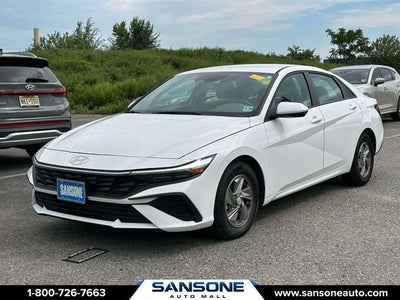 2025 Hyundai ELANTRA SE