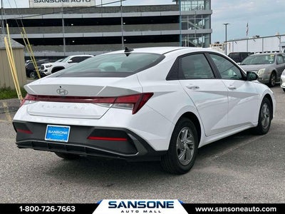 2025 Hyundai ELANTRA SE