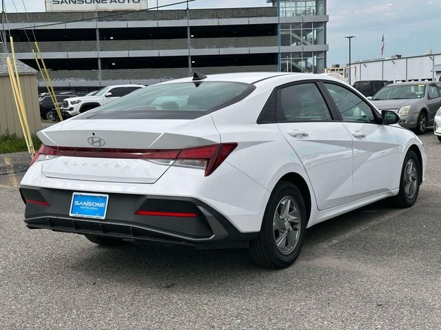2025 Hyundai ELANTRA SE
