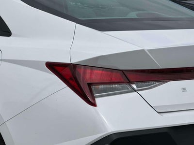 2025 Hyundai ELANTRA SE