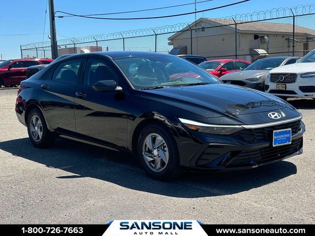 2024 Hyundai ELANTRA SE