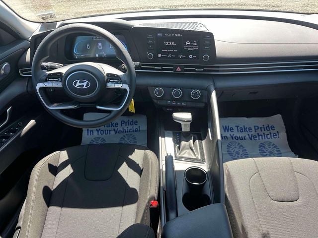 2024 Hyundai ELANTRA SE