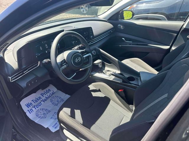 2024 Hyundai ELANTRA SE