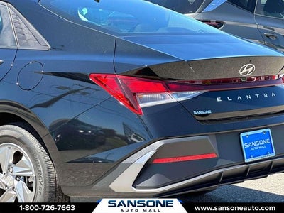 2024 Hyundai ELANTRA SE
