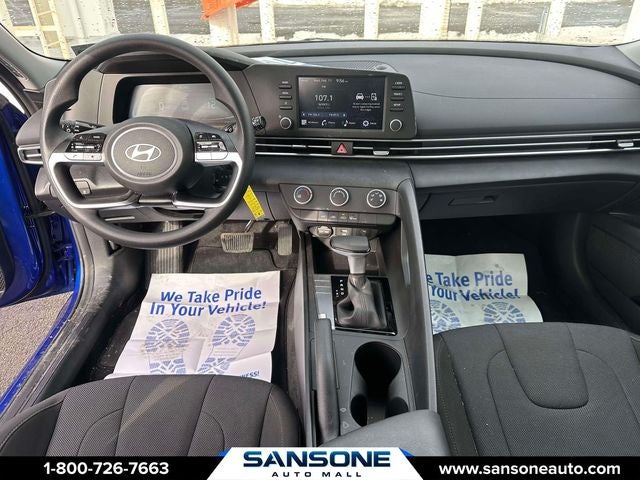 2024 Hyundai ELANTRA SE