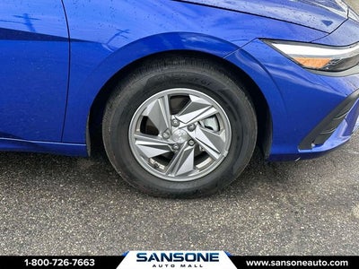 2024 Hyundai ELANTRA SE