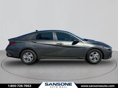 2025 Hyundai ELANTRA SE