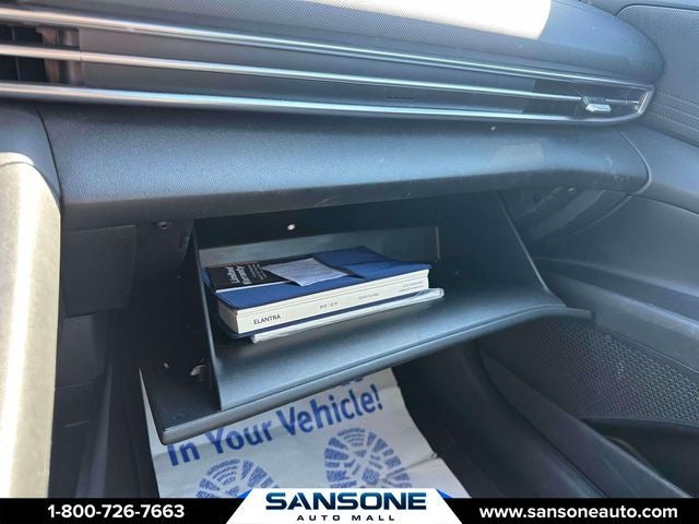 2025 Hyundai ELANTRA SE