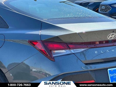 2025 Hyundai ELANTRA SE