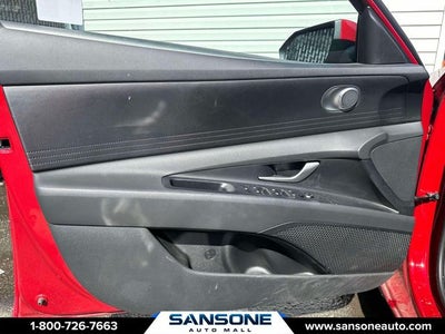 2025 Hyundai ELANTRA SE