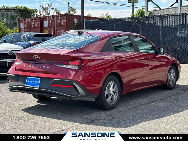 2025 Hyundai ELANTRA SE