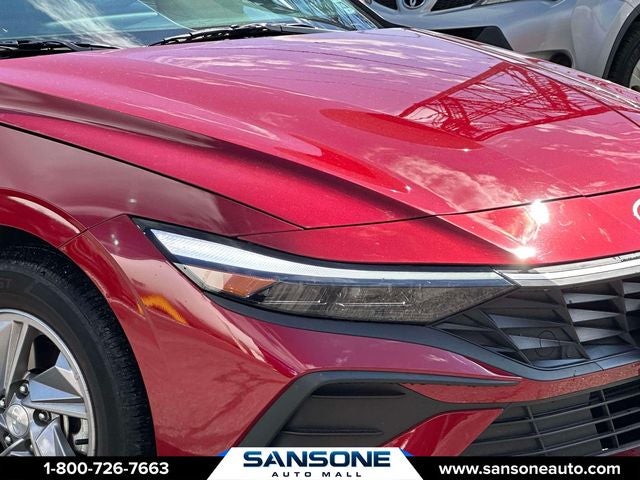 2025 Hyundai ELANTRA SE