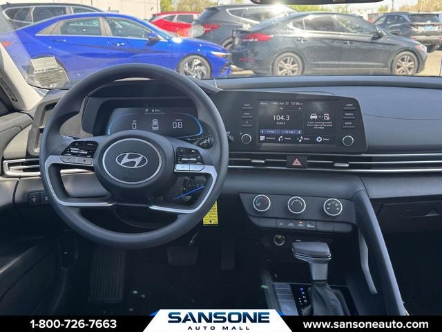 2025 Hyundai ELANTRA SE