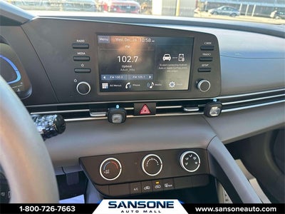 2024 Hyundai ELANTRA SE