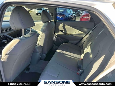 2024 Hyundai ELANTRA SE