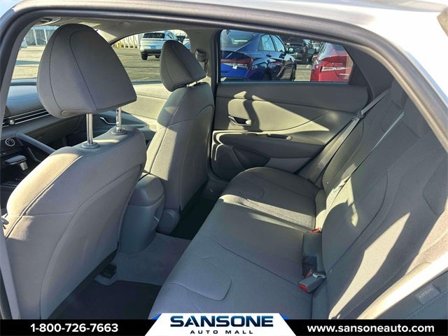 2024 Hyundai ELANTRA SE