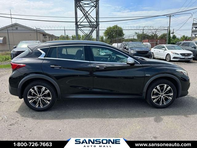 2018 INFINITI QX30 ESSENTIAL