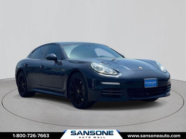 2016 Porsche Panamera 4S's photo